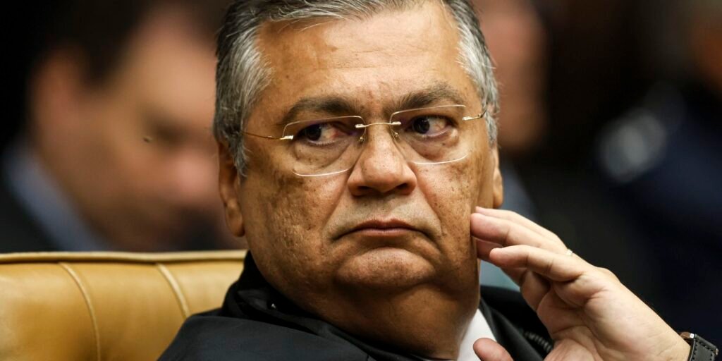 Dino acaba com a aposentadoria compulsória como punição a juízes