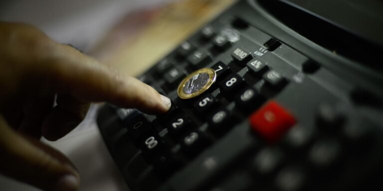 Inflação oficial recua para 3,81%, com variação de 0,7% em fevereiro