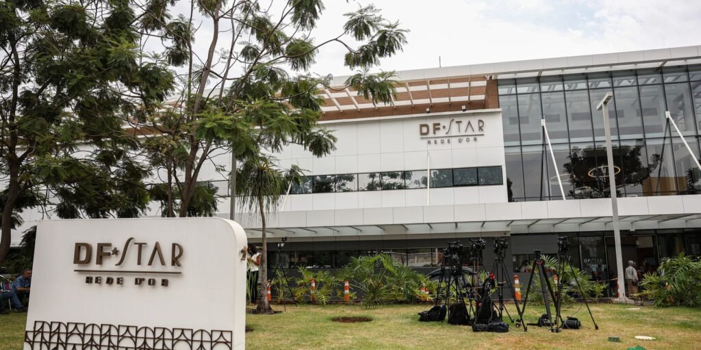 Bolsonaro apresenta melhora clínica, mas segue em UTI