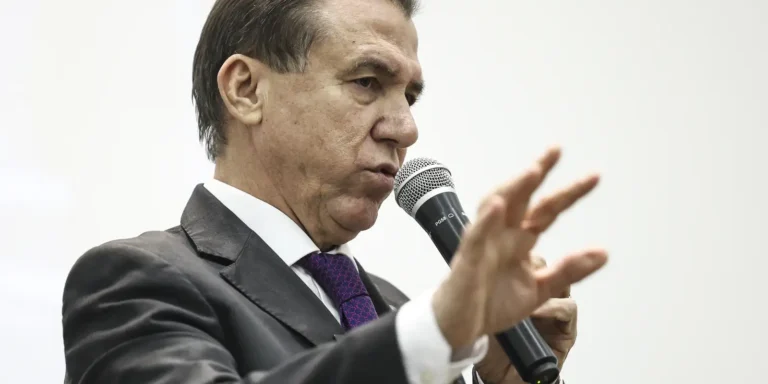 Governo pode enviar projeto com urgência se escala 6×1 não avançar