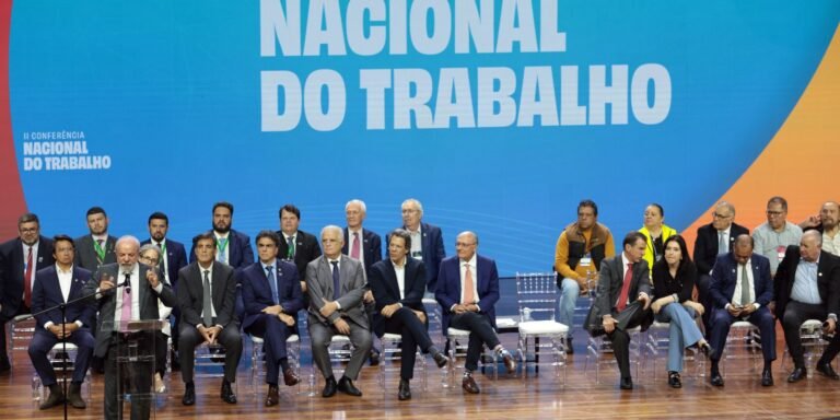 Fim do 6×1: Lula propõe negociação entre patrões, empregados e governo