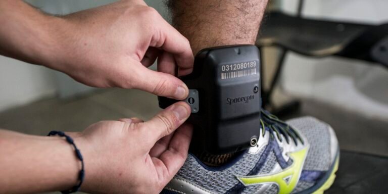 Câmara aprova uso obrigatório de tornozeleira por agressores de mulher