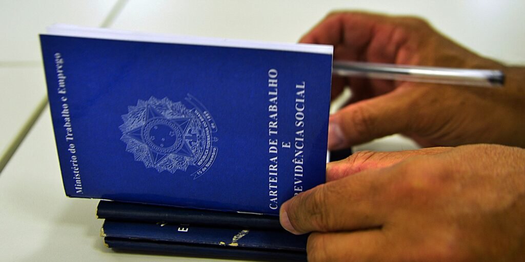 Novos prazos para licença-paternidade valem a partir de 2027; entenda