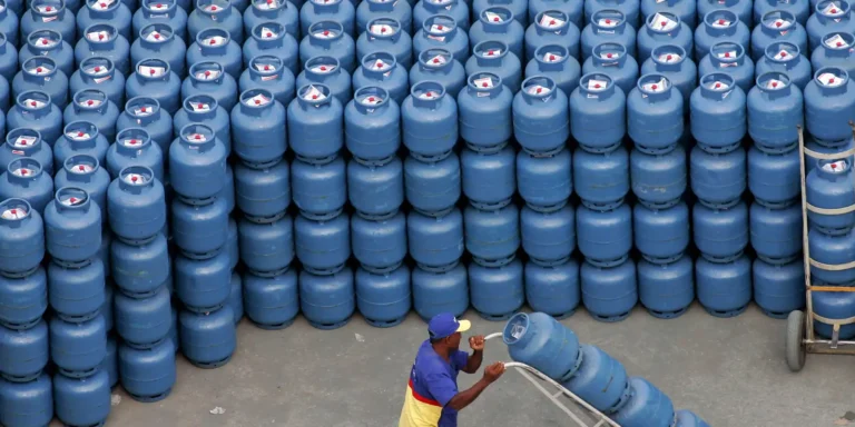 Governo libera R$ 330 milhões para segurar preço do gás de cozinha