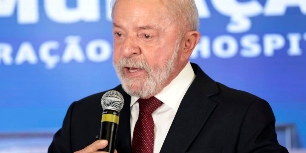 Lula critica ameaças de Trump ao mundo e defende papa Leão XIV