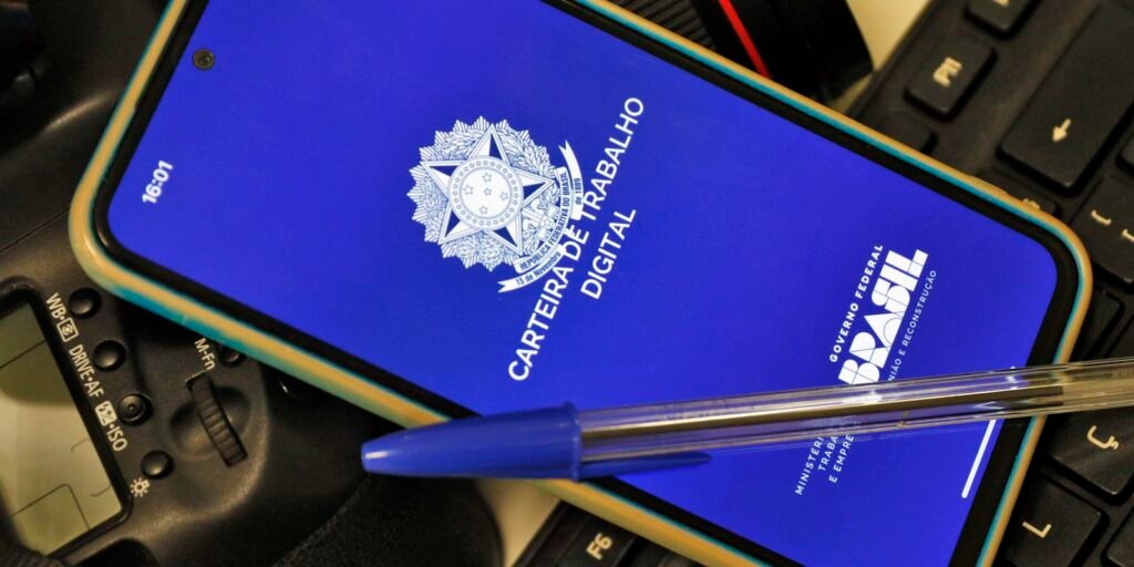 Governo oficializa auxílio-creche e jornada menor para terceirizados