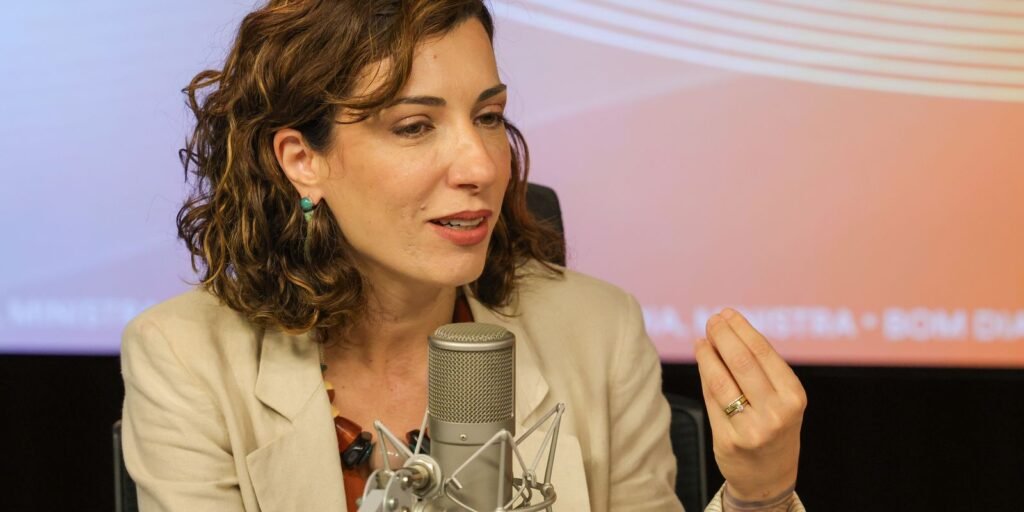 Mulheres agregam diversidade à mesa do trabalhador, diz ministra