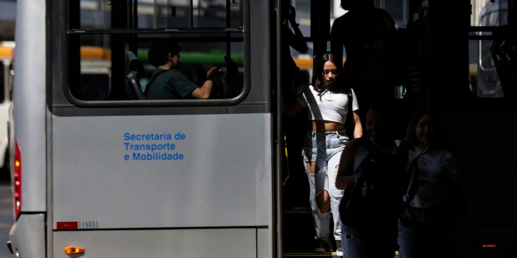 Ônibus urbanos do Rio terão orientações de combate ao assédio