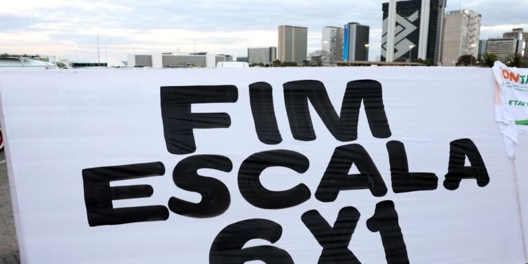 Vereadores fazem “protocolaço” de projetos pelo fim da escala 6×1