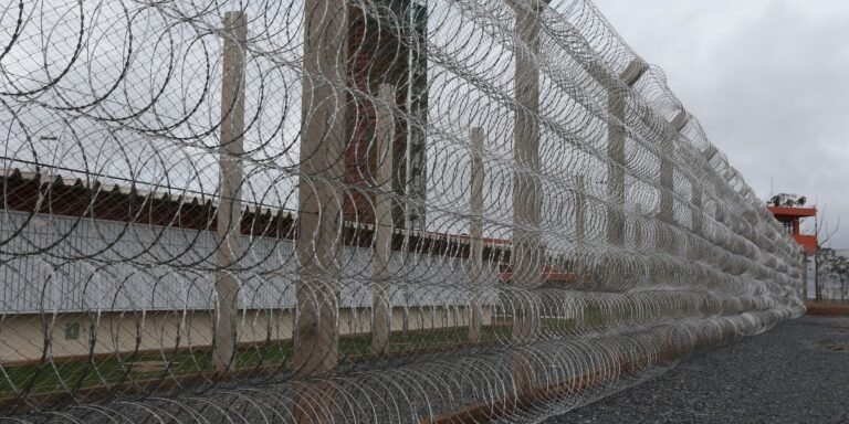 Sancionada lei que endurece pena a condenados por morte de policiais