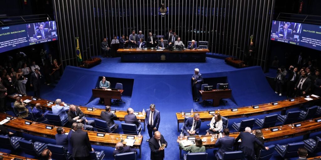 Alcolumbre trava tramitação da PEC do fim da 6×1 no Senado