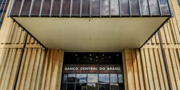 Déficit do setor público em maio foi de R$ 56 bilhões, informa BC