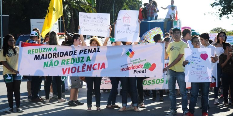 Entidades criticam projeto que reduz maioridade penal aprovado na CCJ