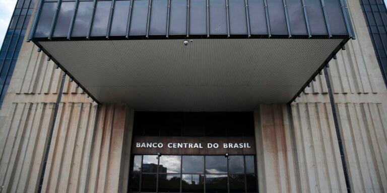 Déficit em contas externas foi R$ 3,2 bilhões no mês de maio, diz BC
