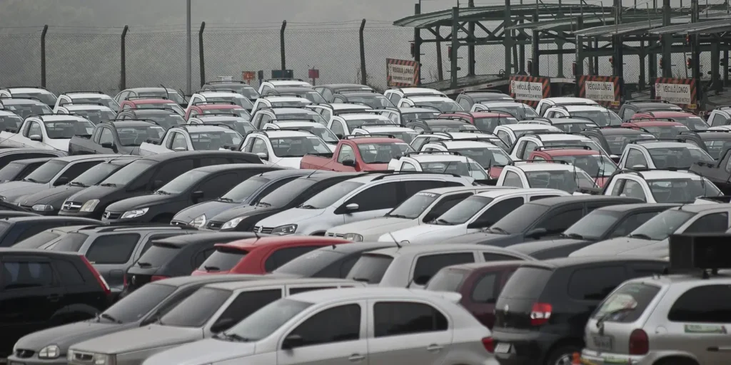 Venda de veículos novos no país sobe 15% até maio