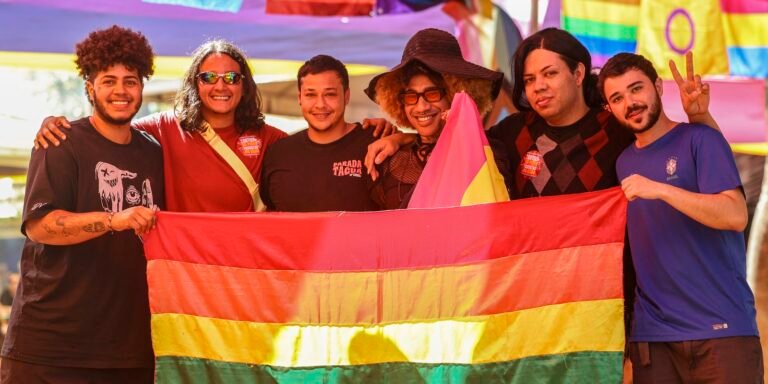Orgulho LGBT: pessoas trans celebram projeto de inclusão pelo futebol