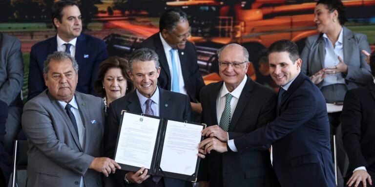 Governo federal lança Plano Safra 2026/2027 de R$ 525,1 bilhões