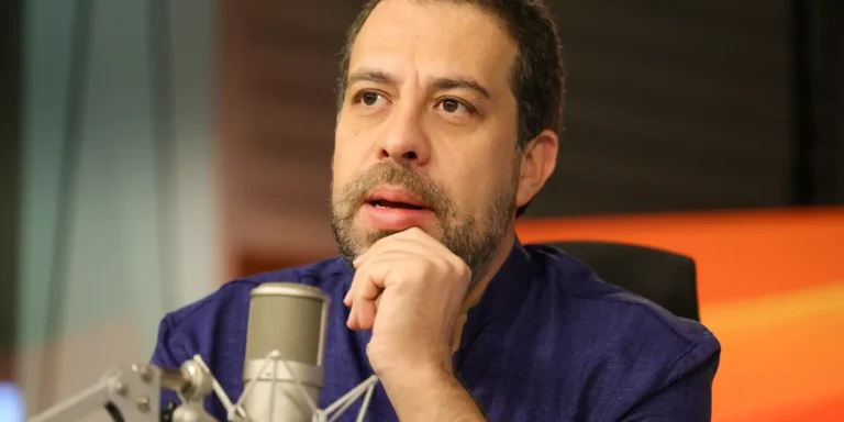 Boulos critica lobbies contra o fim da escala 6 por 1 e o Move Brasil