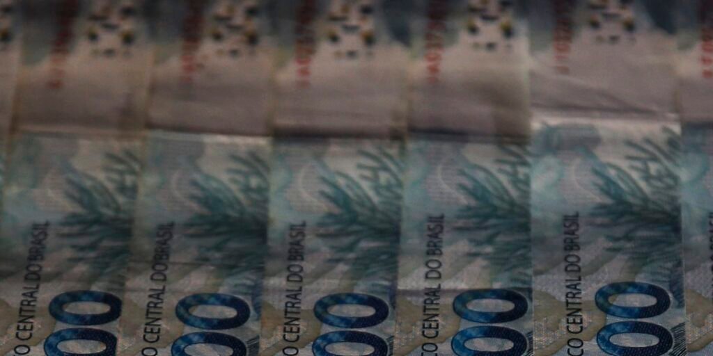 Redução de impostos e equilíbrio fiscal são prioridades, aponta CNI