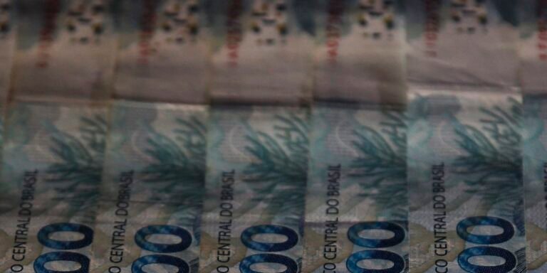 Redução de impostos e equilíbrio fiscal são prioridades, aponta CNI