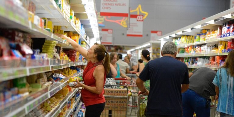 Cesta básica fica mais cara em 17 capitais brasileiras em junho