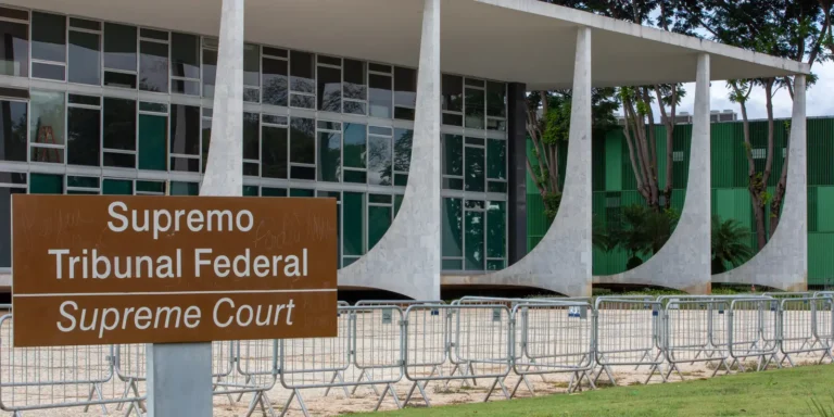 Moraes marca para 28 de julho depoimento de Flávio Bolsonaro à PF