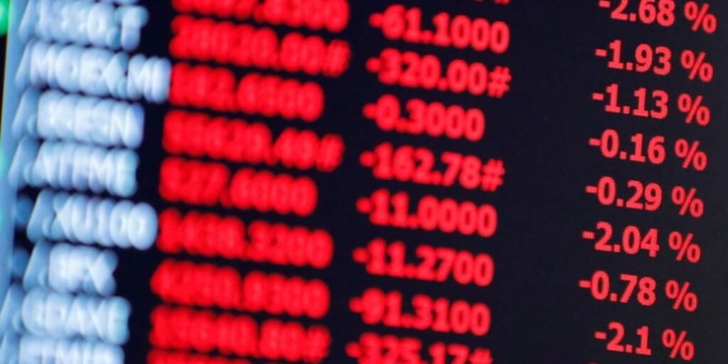 Bolsa sobe quase 3% e fecha no maior nível desde maio
