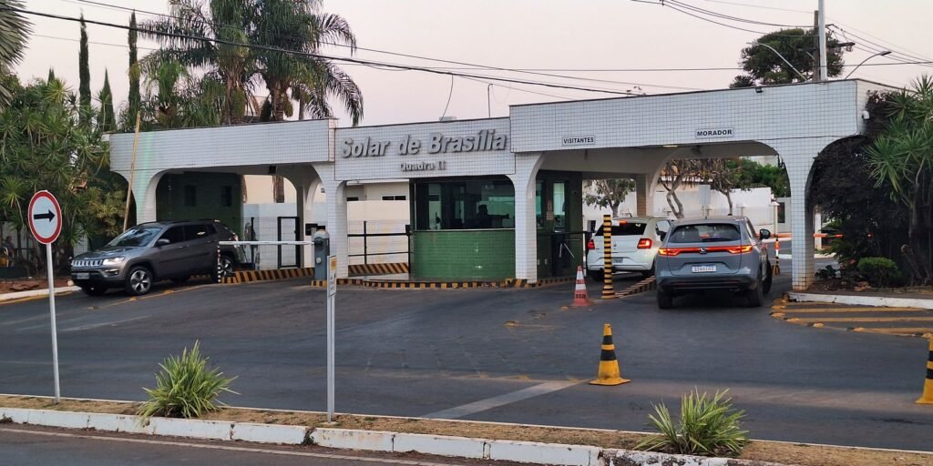 Bolsonaro pede autorização para receber Milei na prisão domiciliar