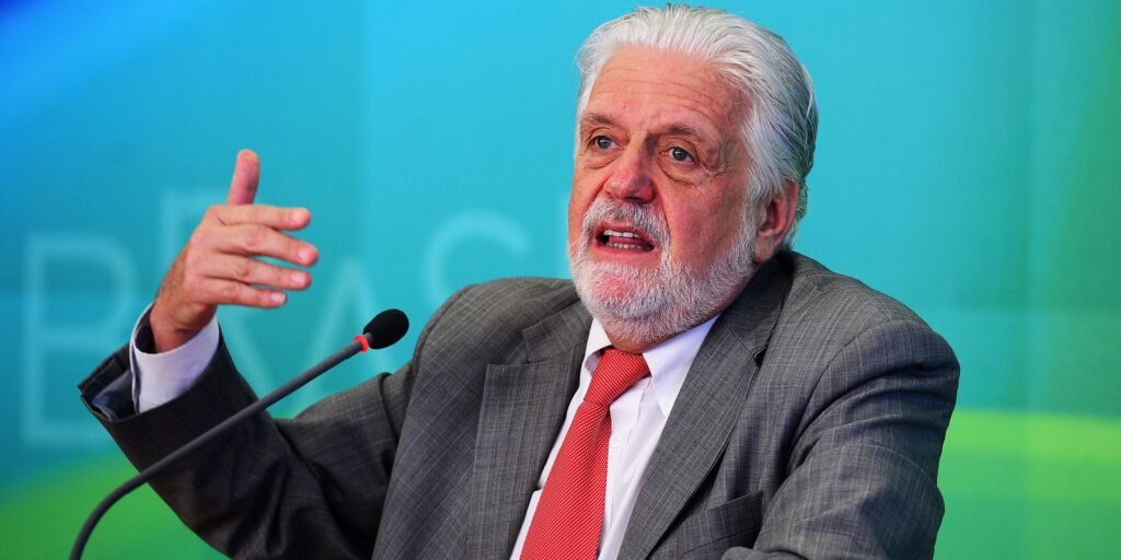 PF intima Jaques Wagner a depor sobre investigações do Banco Master
