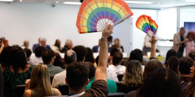 Governo diz que vai acertar salários do programa Rio Sem LGBTIfobia