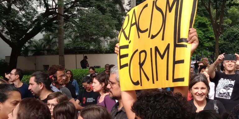 Justiça condena shopping paulista por discriminação racial