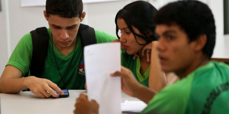 Inclusão digital no Brasil é feita pela metade, mostra pesquisa 