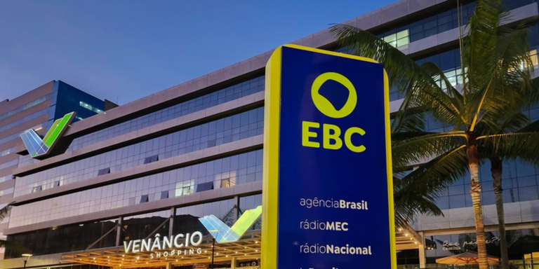 Sindicato pede ao TSE ingresso em ação da EBC contra remoção do acervo