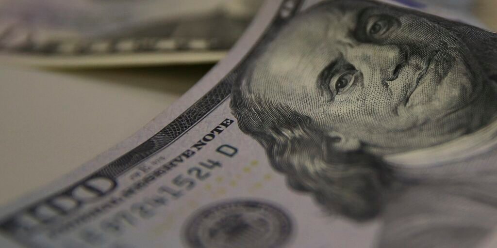 Tarifaço de 25% dos EUA sobre o Brasil começa a valer; saiba mais