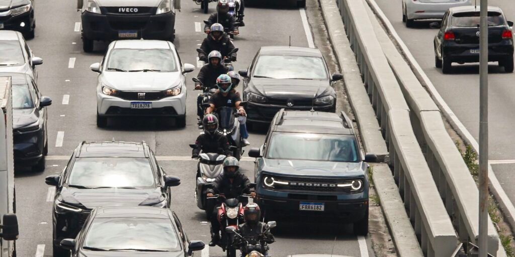 Justiça manda prefeitura de São Paulo liberar Uber Moto