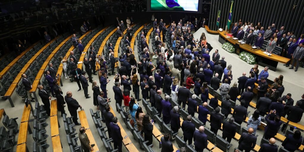 Um terço dos partidos explicou controle de emendas parlamentares