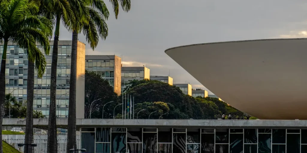 Dino ordena que parlamentares sejam responsabilizados por emendas