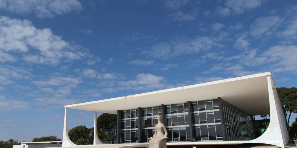 Defesa reforça pedido de manutenção da prisão domiciliar de Bolsonaro