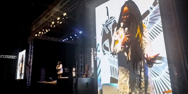 “Racismo foi reduzido a chamar alguém de macaco”, critica escritora