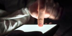 Lei amplia punição a crimes sexuais online contra crianças; entenda