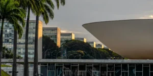 Líder do PT passa mal e Câmara suspende votações