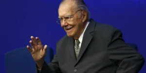 Sarney é internado no Sírio-Libanês para tratar pneumonia