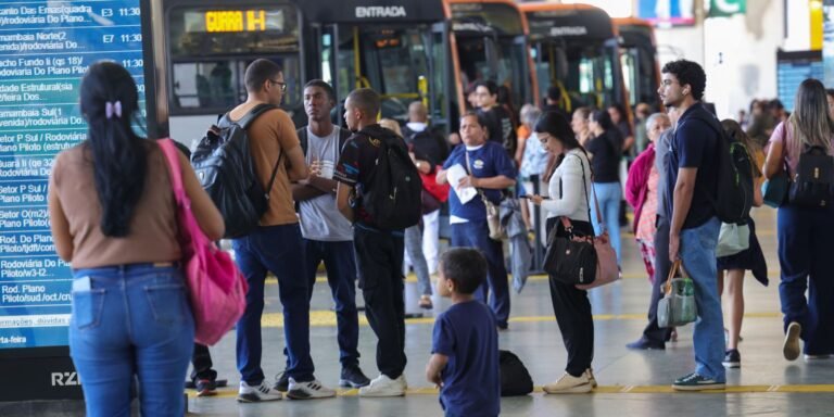 Transporte e insegurança fazem 40% das mulheres desistirem de emprego